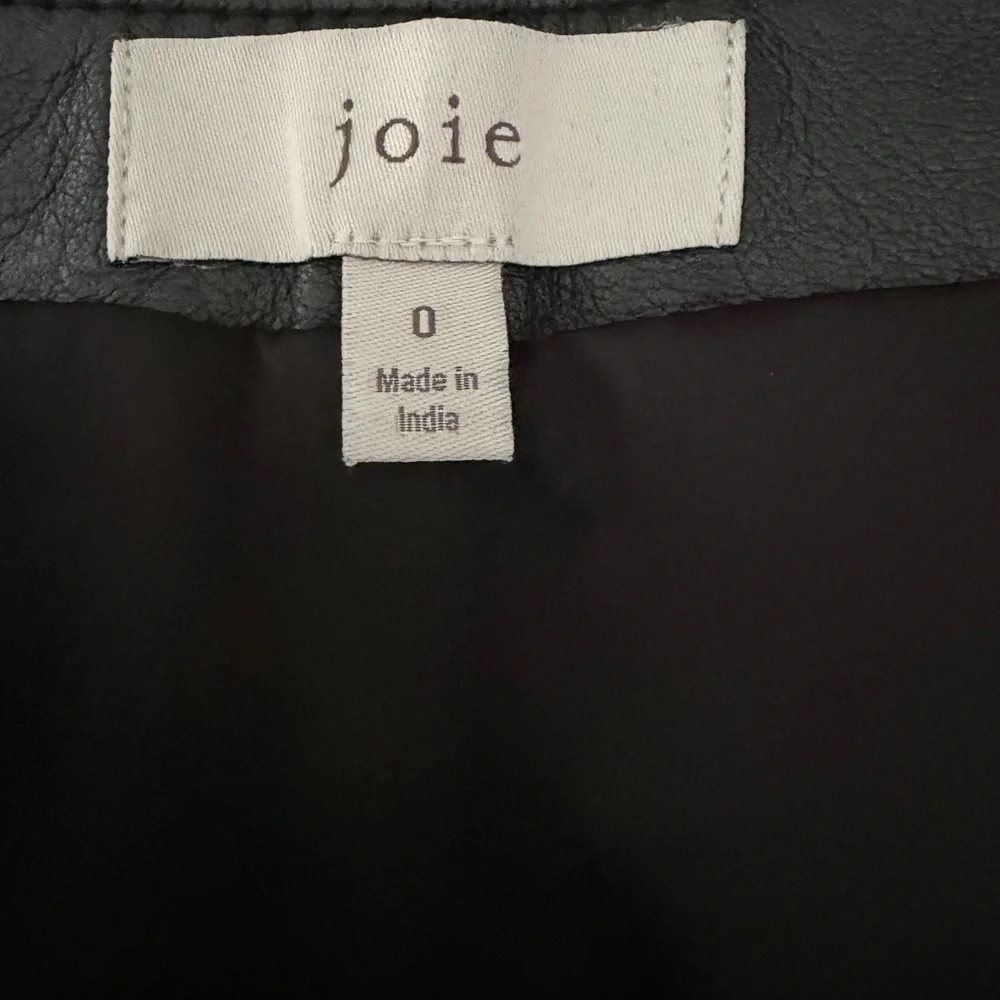 Joie Black  Leather Wrap Skirt with Belt size O like new condition